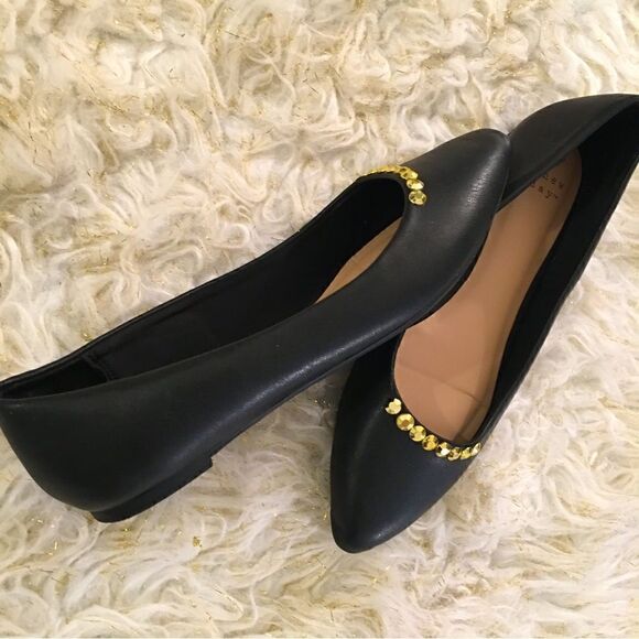 Matt Black Gold studded cushioned Flats - Picture 2 of 4